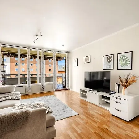 Cozy Family With Two Bedrooms